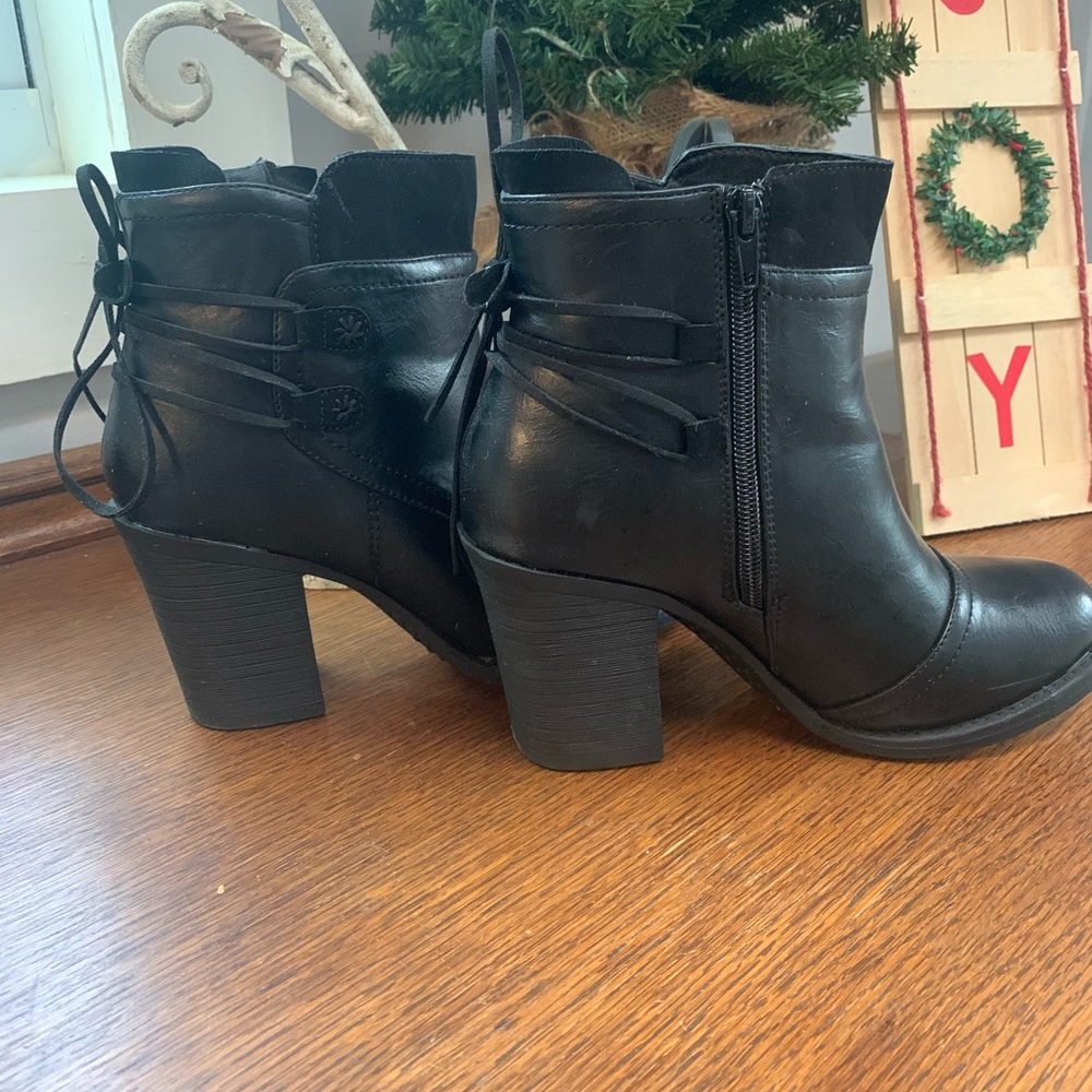 Black booties- Pierre Dumas